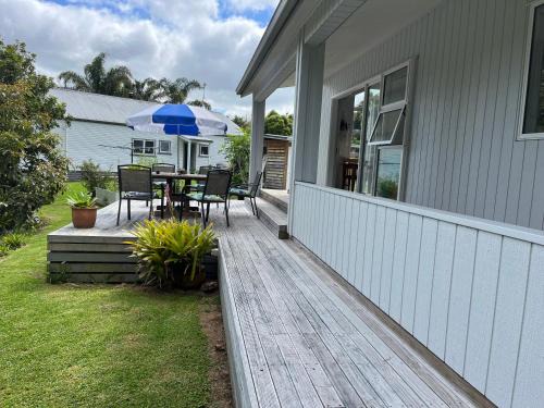 Aongatete House | Guacamole Cottage