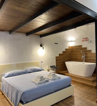 Naples Apartment | Guarracino - Real Suite Capodimonte