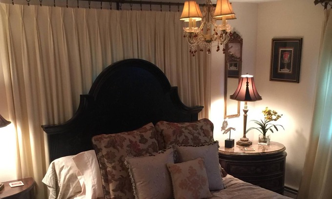 Chelsea Condo | Guest House at Hooper