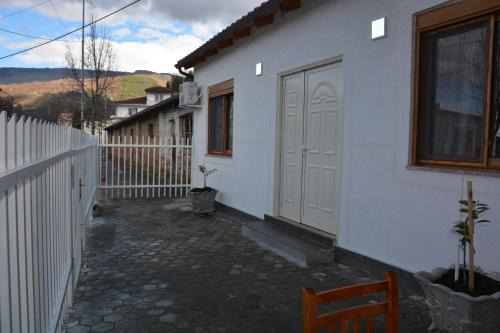 Corovode House | Guest House Cela