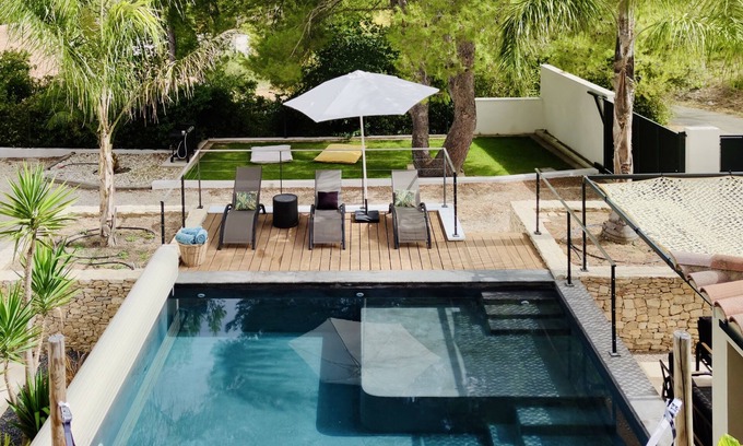 Langlade House | Guest house with heated pool near Nîmes