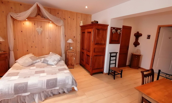 Elsenheim Bed & Breakfast | Guest Room 'À L'ancienne Boulangerie - Bussard'