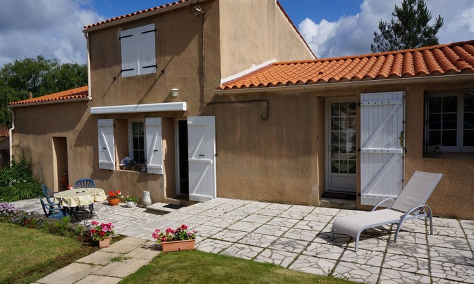 Le Girouard House | Guest Room countryside and sea /B & B