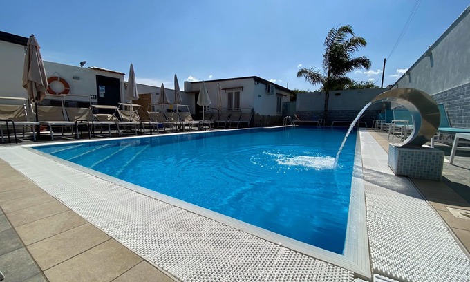 Scafati Bed & Breakfast | Guesthouse with Pool, SPA, Wifi, Parking. Not Far From Sorrento, Naples & Amalfi