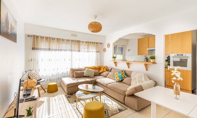 Cœur de Ville Apartment | GuestReady - Sunny Balcony Stay