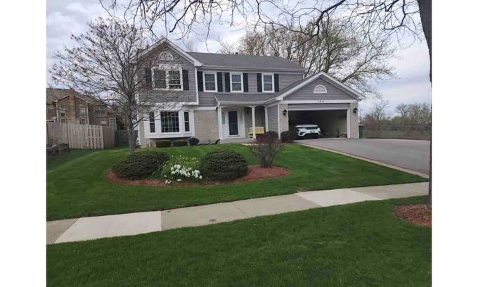 Gurnee House | Gurnee Cozy Single Family Home