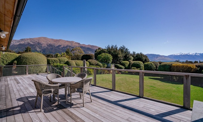 Lake Hawea House | Hāwea Lakehouse - Lake Hāwea Holiday Home