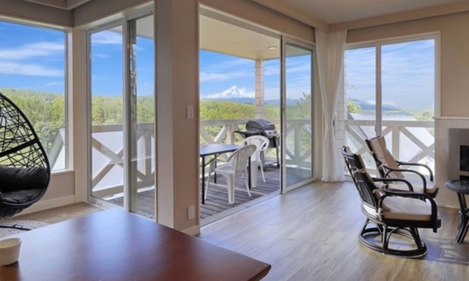 Hakusan National Park Cottage | Hakusan View Cottage Westernstyle room 86 square meters nonsmoking Renovated in 2023 Room only/Takayama City Gifu