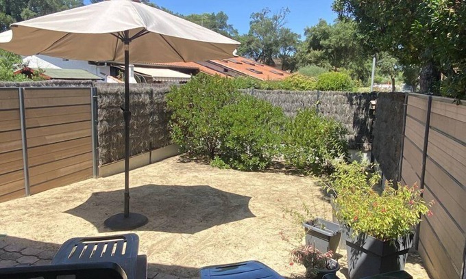 Capbreton House | Hameau des Alouettes N° 17 Villa patio with garden terrace near center and beach