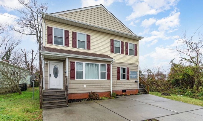 Buckroe Beach Apartment | Hampton 2BR ᠅ Cozy & Pet-Friendly ᠅ Long Stays