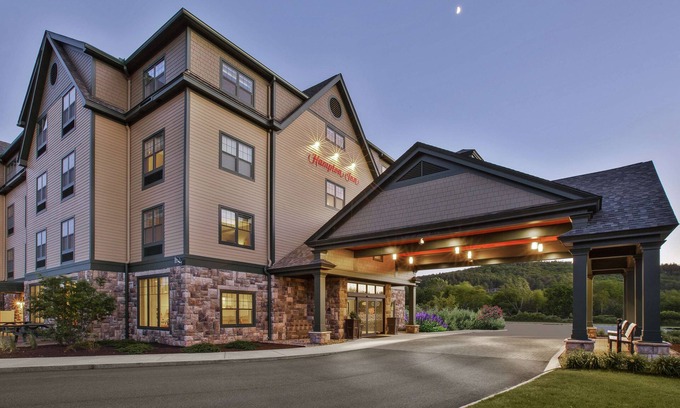 Bar Harbor Hotel | Hampton by Hilton Bar Harbor