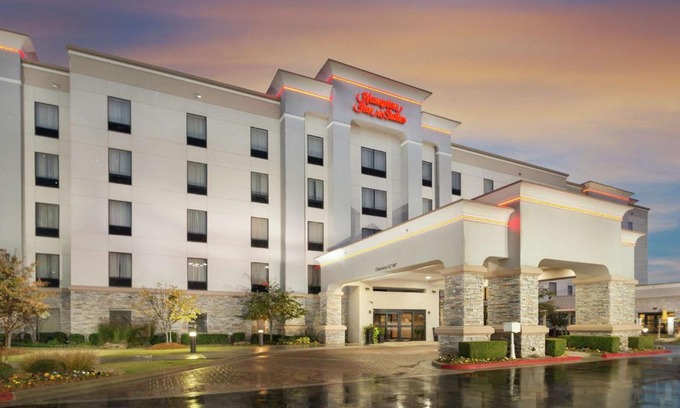Catoosa Hotel | Hampton Inn and Suites Tulsa/Catoosa