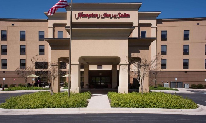 Woodstock Hotel | Hampton Inn and Suites Woodstock, Virginia