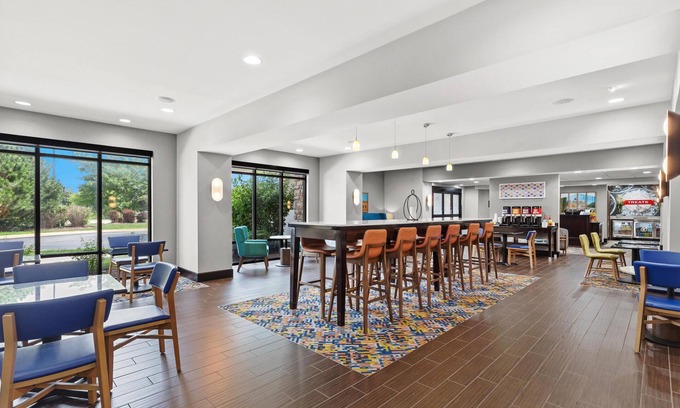 DeKalb Hotel | Hampton Inn DeKalb, IL