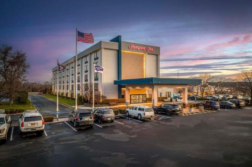 Commack Hotel | Hampton Inn Long Island/Commack