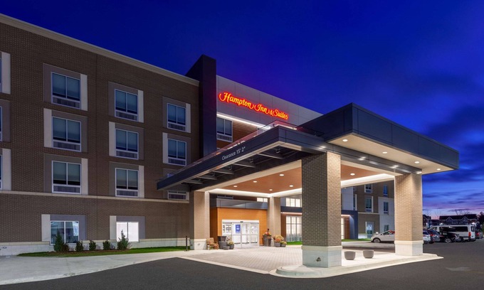 Bloomfield Hills Hotel | Hampton Inn & Suites Bloomfield Hills Detroit