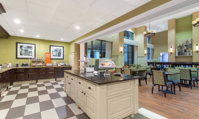 Latham Hotel | Hampton Inn & Suites Albany Airport