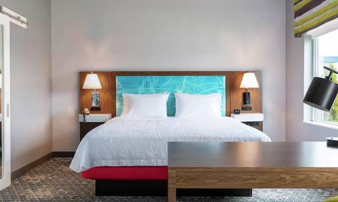 Golden Hotel | Hampton Inn & Suites by Hilton Wheat Ridge Denver West