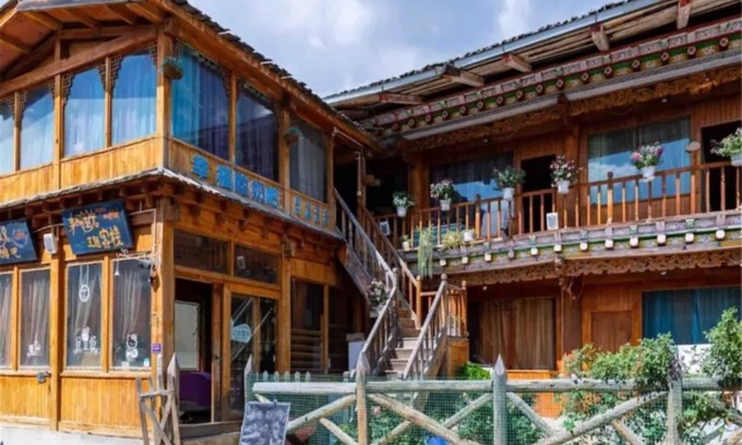 Shangri-La House | Happy Times Theme Inn