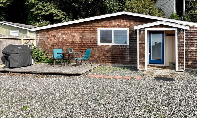 Gold Beach Cabin | Harbor View Cabin - Unit B