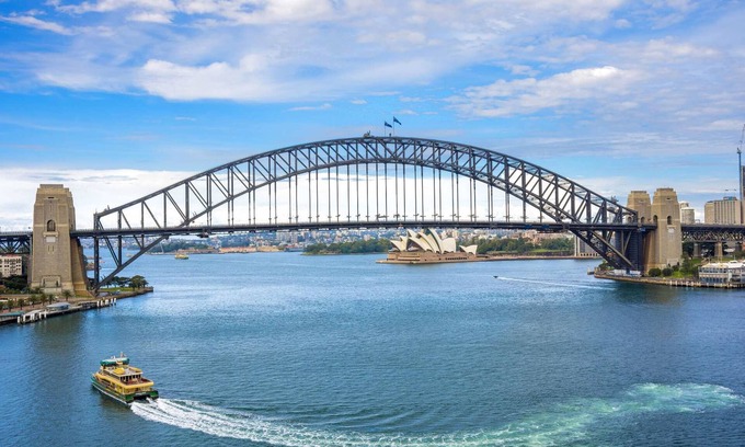 McMahons Point Apartment | HARBOURSIDE 82, PENTHOUSE LEVEL, BEST SYDNEY HARBOUR VIEWS