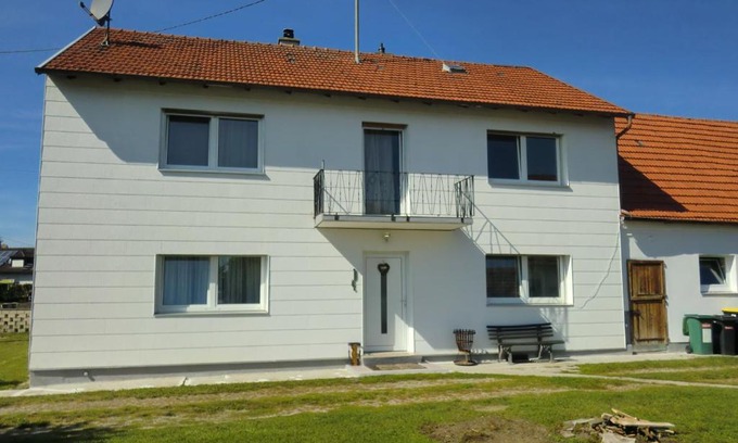 Neuburg Apartment | Haus - 4 Zimmer - 2 Bad - 1Küche, bis 8 Personen