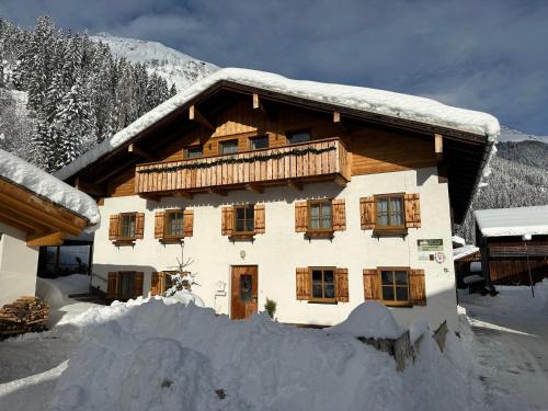 Elbigenalp Bed & Breakfast | Haus Walch