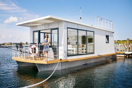 Rendbjerg House | Hausboot WELL - Husbåd WELL