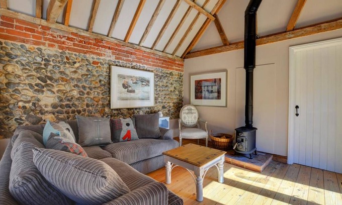 Roughton House | Hawthorne Cottage - Two Bedroom House, Sleeps 4