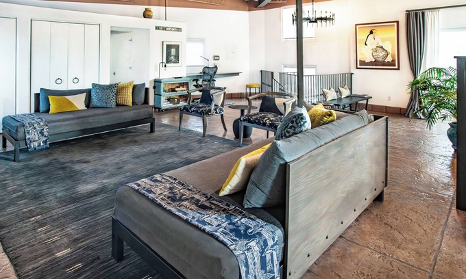 Santa Fe House | Heart of Vibrant Railyard: Downtown Loft/Radiant Heat/Deep Luxurious Soaking Tub