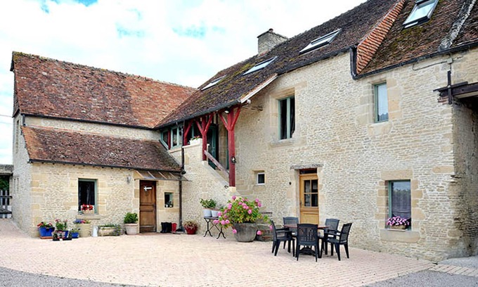 Saint-Wambert-des-Trois-Vallees Apartment | HEATED INDOOR POOL FROM APRIL TO OCTOBER - CHARM AND COMFORT