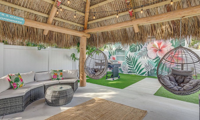 Juno Ridge Cottage | Heated Pool + Backyard: North Palm Beach Retreat!