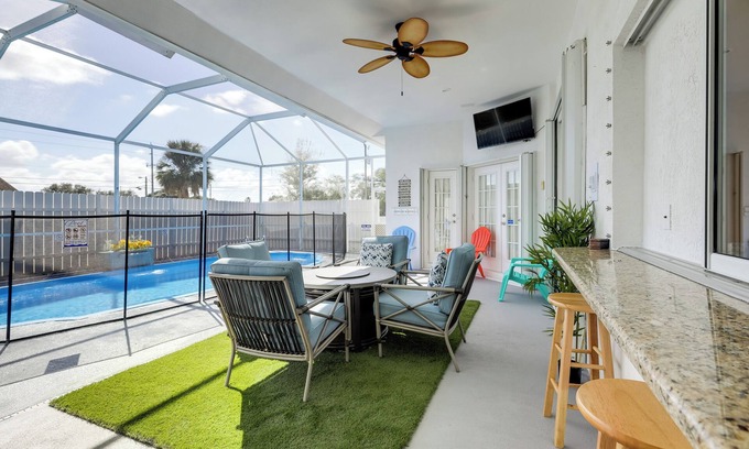 Port Saint Lucie House | Heated Pool & Grill: Modern Port St Lucie Home