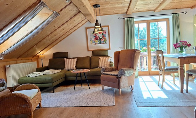 Wackersberg Apartment | Heissbauer Rosentraum, mountain view, central, ideal for excursions by foot, bike, car