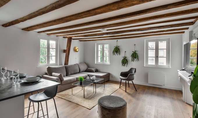 Dinan - Saint-Malo Apartment | Hemingway - Le 31bis - Apt avec charme de l'ancien