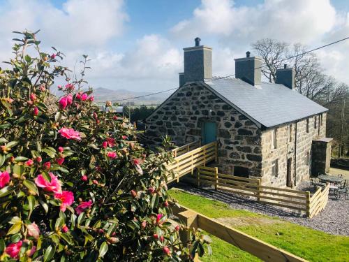 Garndolbenmaen House | Hendre Cennin