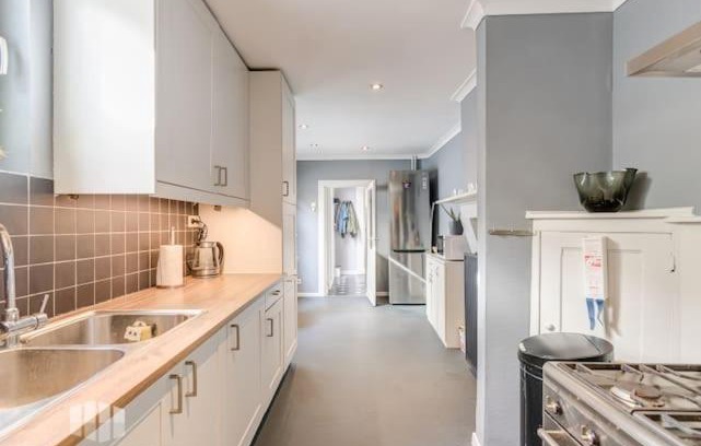 Rupelmonde House | Herenhuis in fishing village