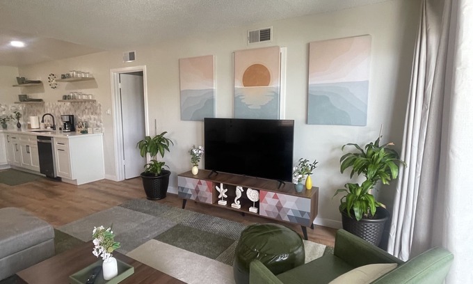 Hermosa Beach Condo | HERMOSA BEACH, CA - Walk to Pier, Beach, Restaurants & Shops.