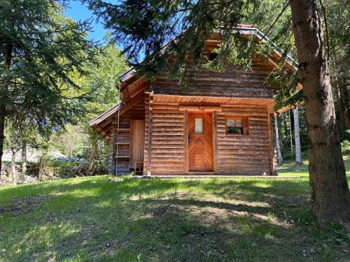 Ljubno House | Hiška ob potočku