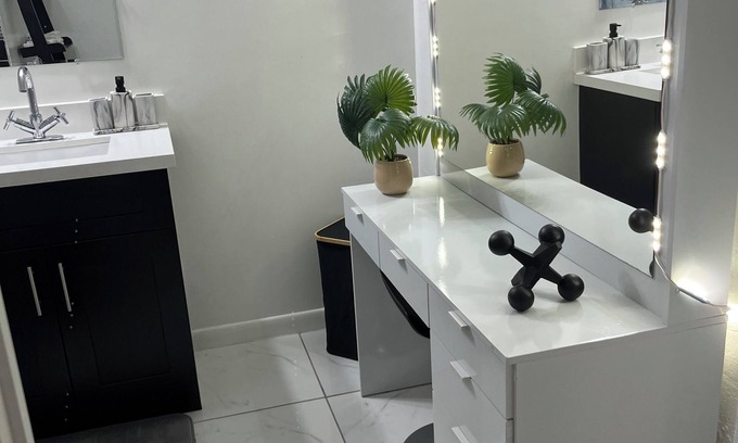 Pahokee Apartment | Hidden Gem located in Pahokee, FL