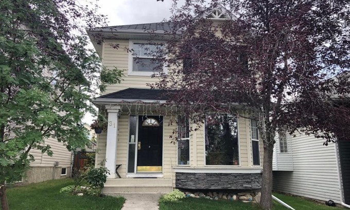 Hidden Valley House | Hidden valley treehouse home!