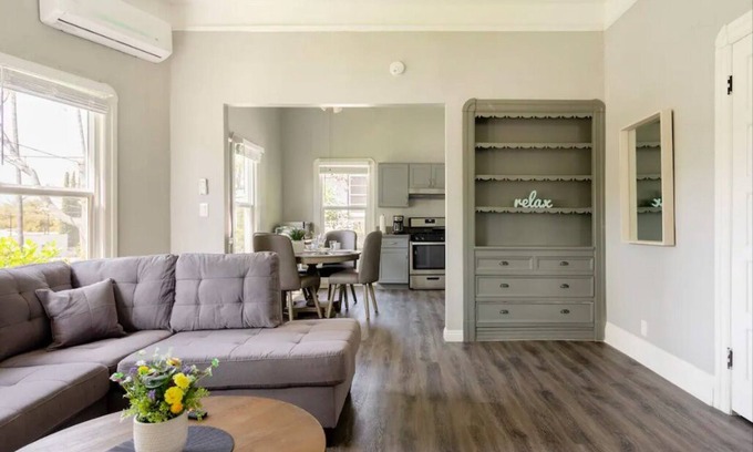 Pasadena Apartment | High Ceiling 1BR Apt, Central of Pasadena, Walk to Metro