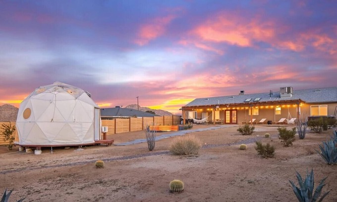 Joshua Tree House | High Desert Hideout: Dreamer's Dome