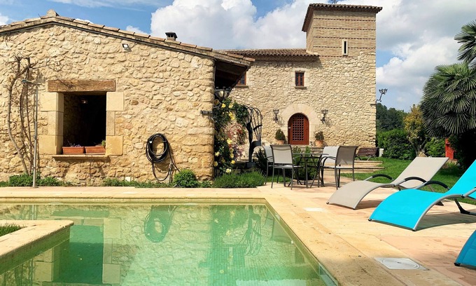Castellet Villa | High standard holiday villa in town close to Barcelona