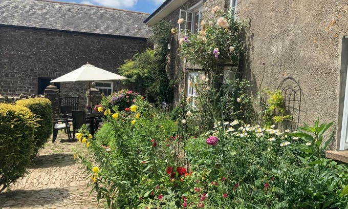 Chittlehampton House | Higher Biddacott Farm