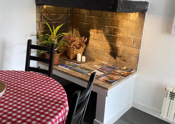 Isuskitza Apartment | Hillside View