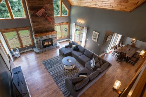 Johnsonville House | Hilltop Hideaway- 5 Minutes To Saratoga Lake