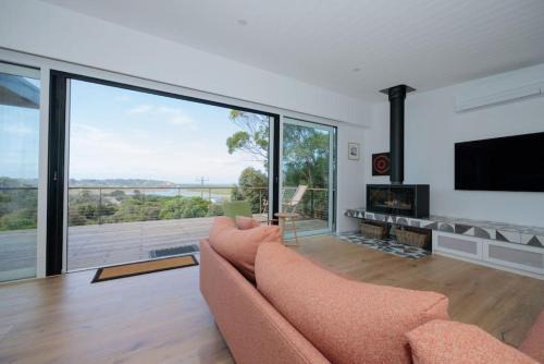 Fairhaven House | Hilltop Vistas Pet Friendly