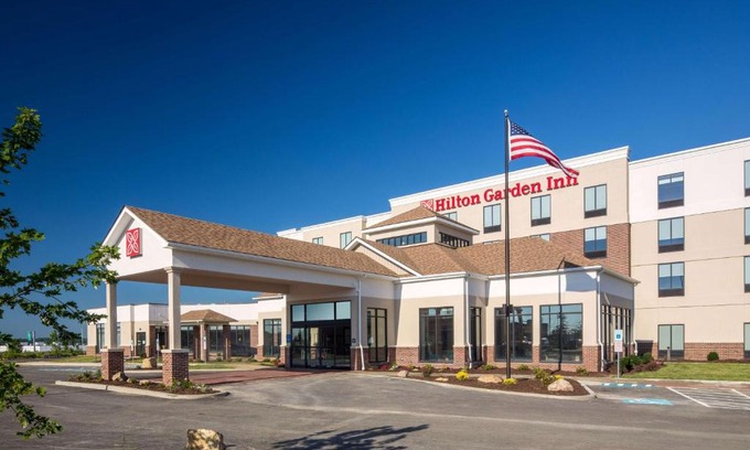 Moon Township Hotel | Hilton Garden Inn Pittsburgh Airport