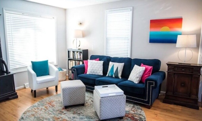 Berkeley House | Hip happy home in a hot hood! Pet- Friendly!